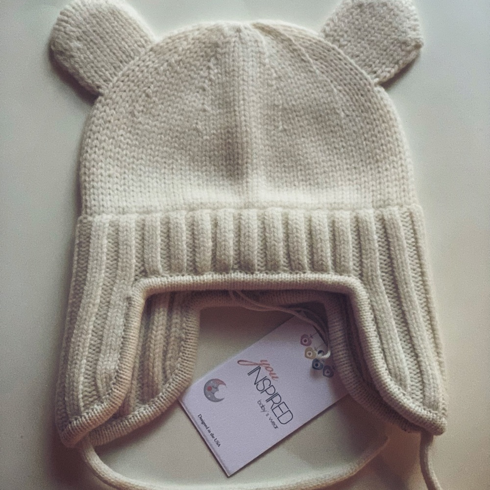 100% Merino wool baby hat for girls. Organic wool soft and warm